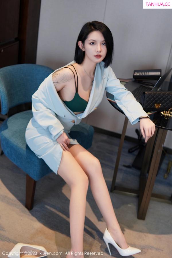   [XiuRen]高清写真图 2023.06.09 No.6885 乔一一 丝袜美腿第24张图片